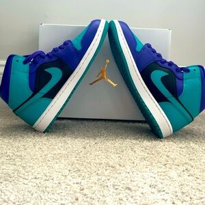 New Air Jordan 1 Mid